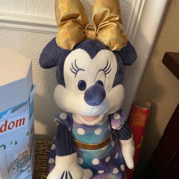 Mickey and Minnie Scentsy Purple Gold Plush Magic Kingdom Hallmark 1000 Puzzle - Picture 6 of 12